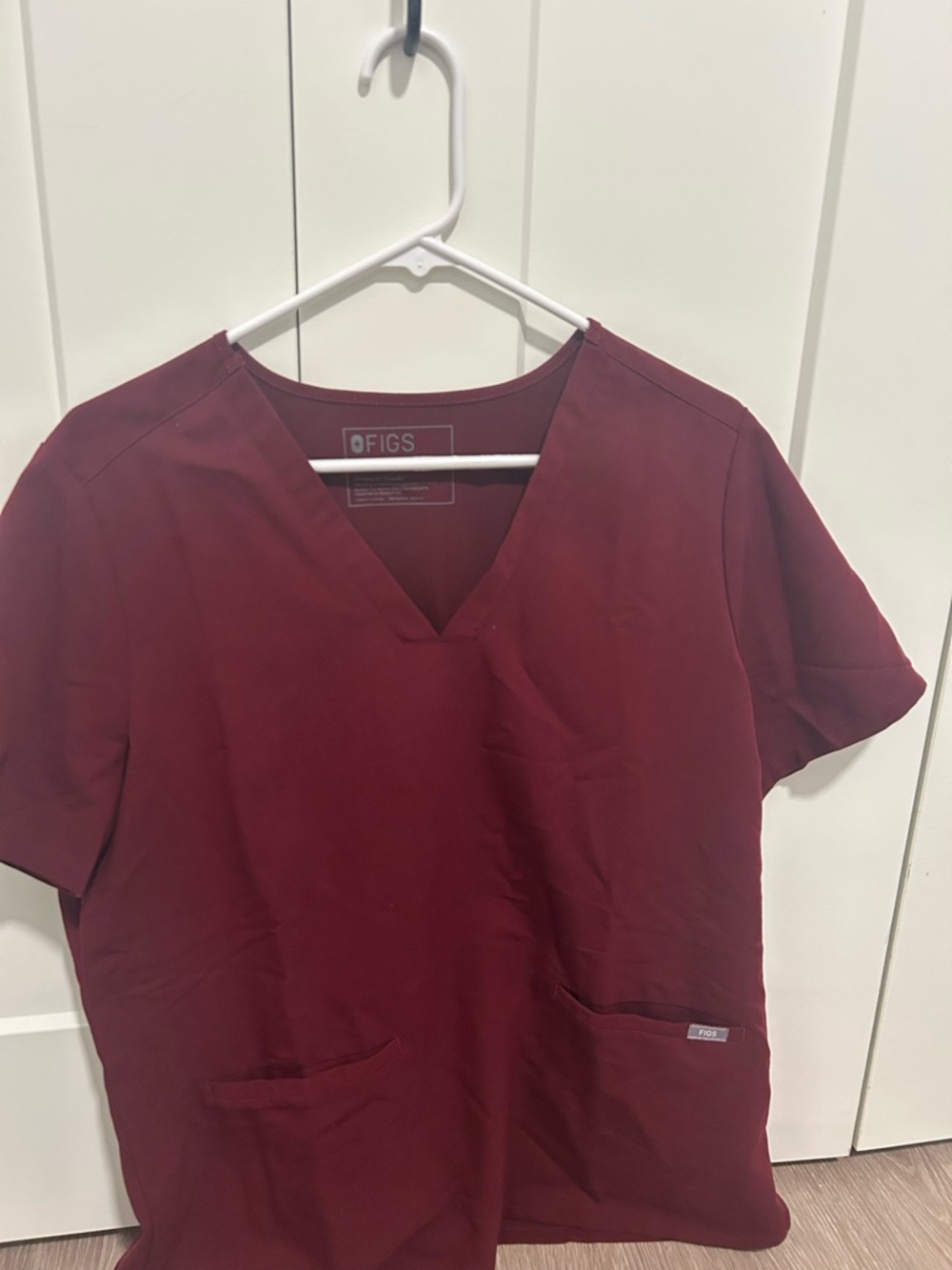 Figs Women's Scrub Set in Burgundy - Picture 3 of 3